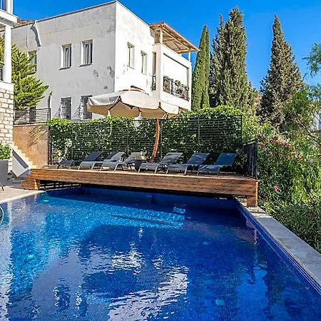 Noa Ξενοδοχείο 4*
